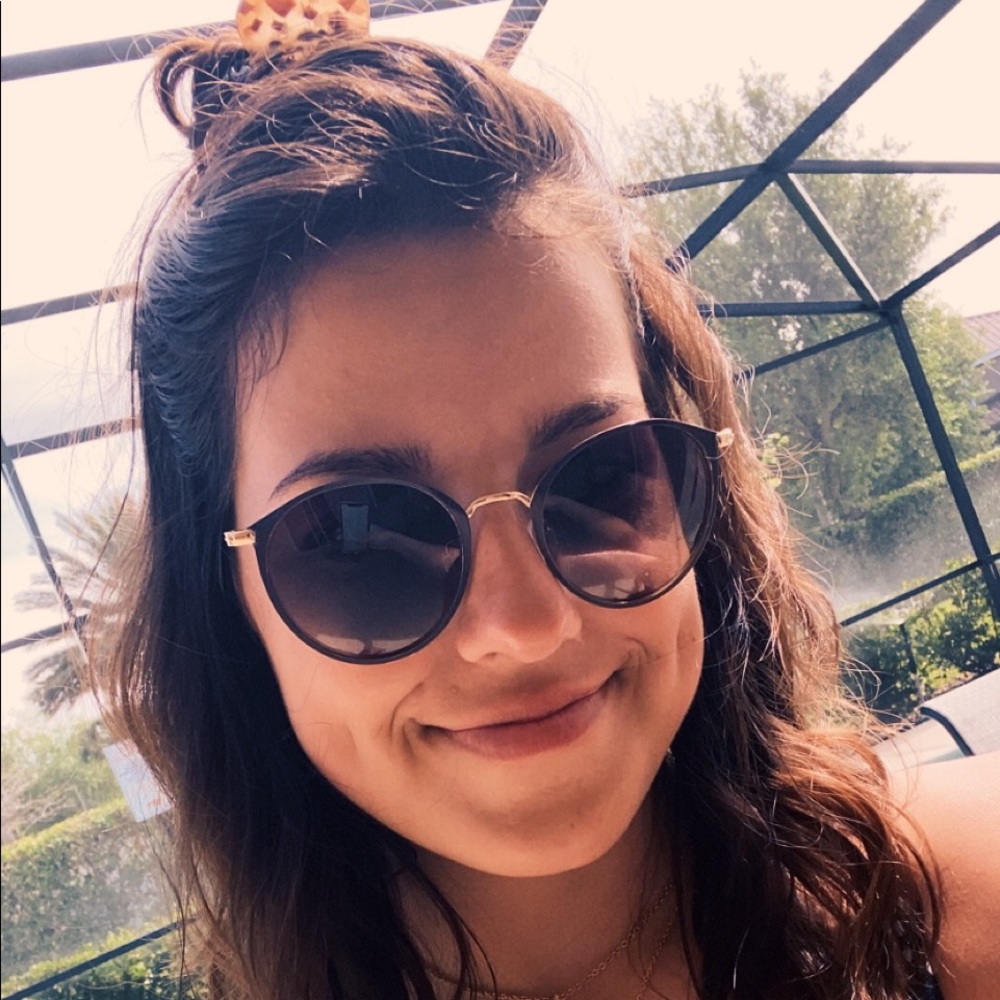 Meet your Posher, Stephanie